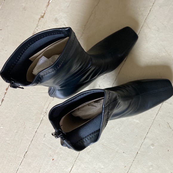 Truffle Collection square toe heeled sock boots in black - Picture 5 of 9